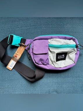 BRAND NEW: Long Weekend Monterey Sling Bag Camera Fanny Pack